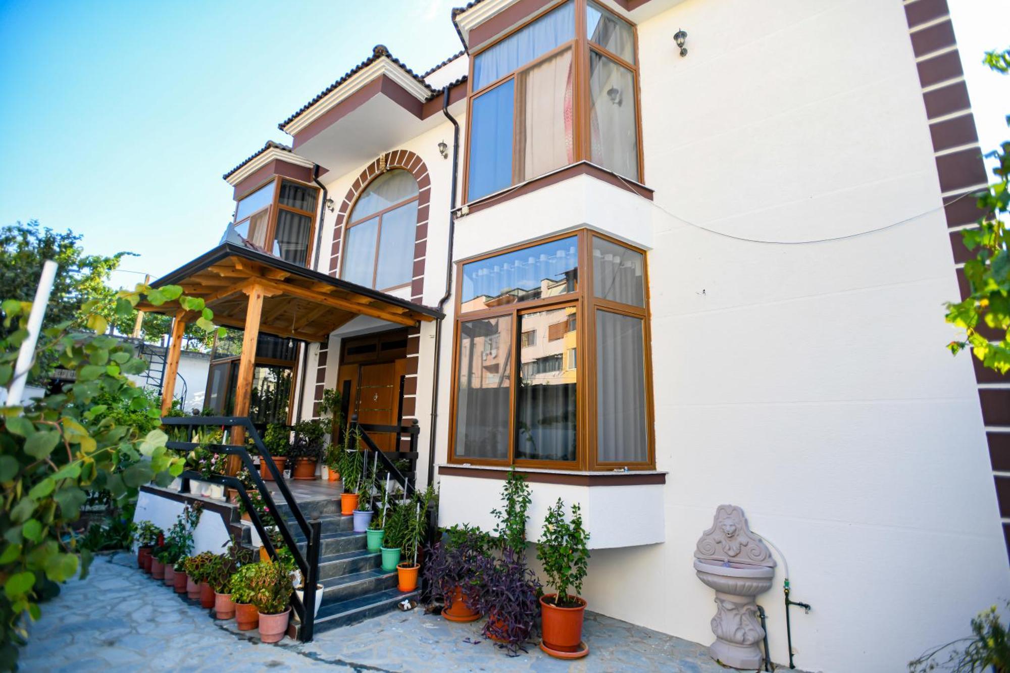 Vila Rivaaa Berati Exterior foto